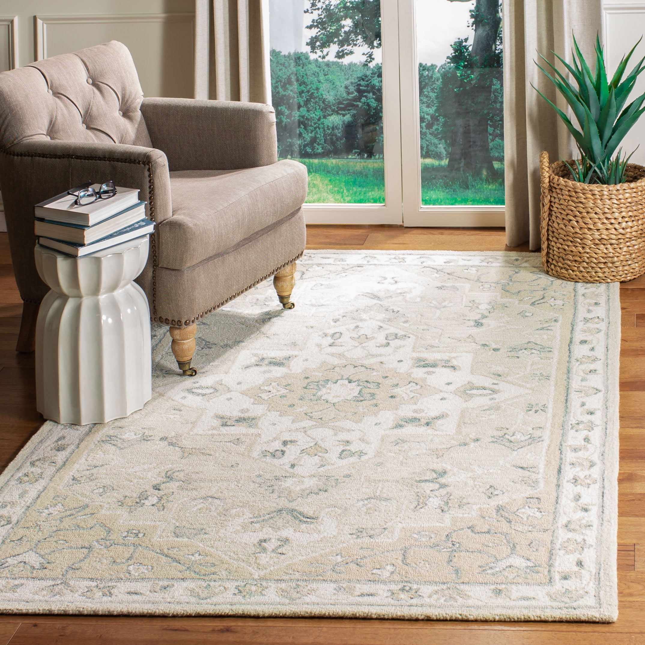 SAFAVIEH Micro-Loop Emilija Oriental Area Rug, Beige/Ivory, 12' x 15'