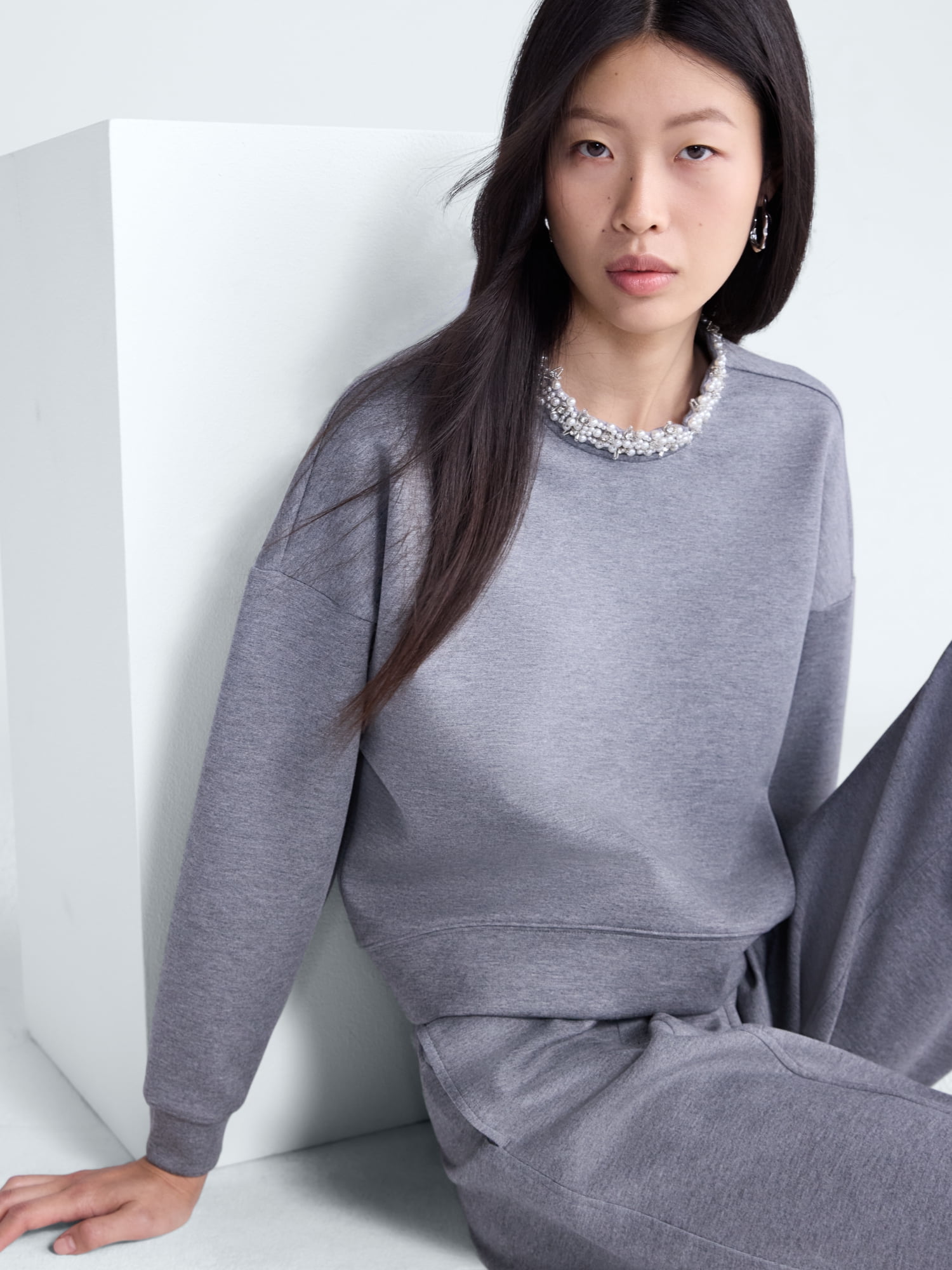 Scoop Women's and Women's Plus Scubaknit Pearl Embellished Sweatshirt, Sizes XS-4X