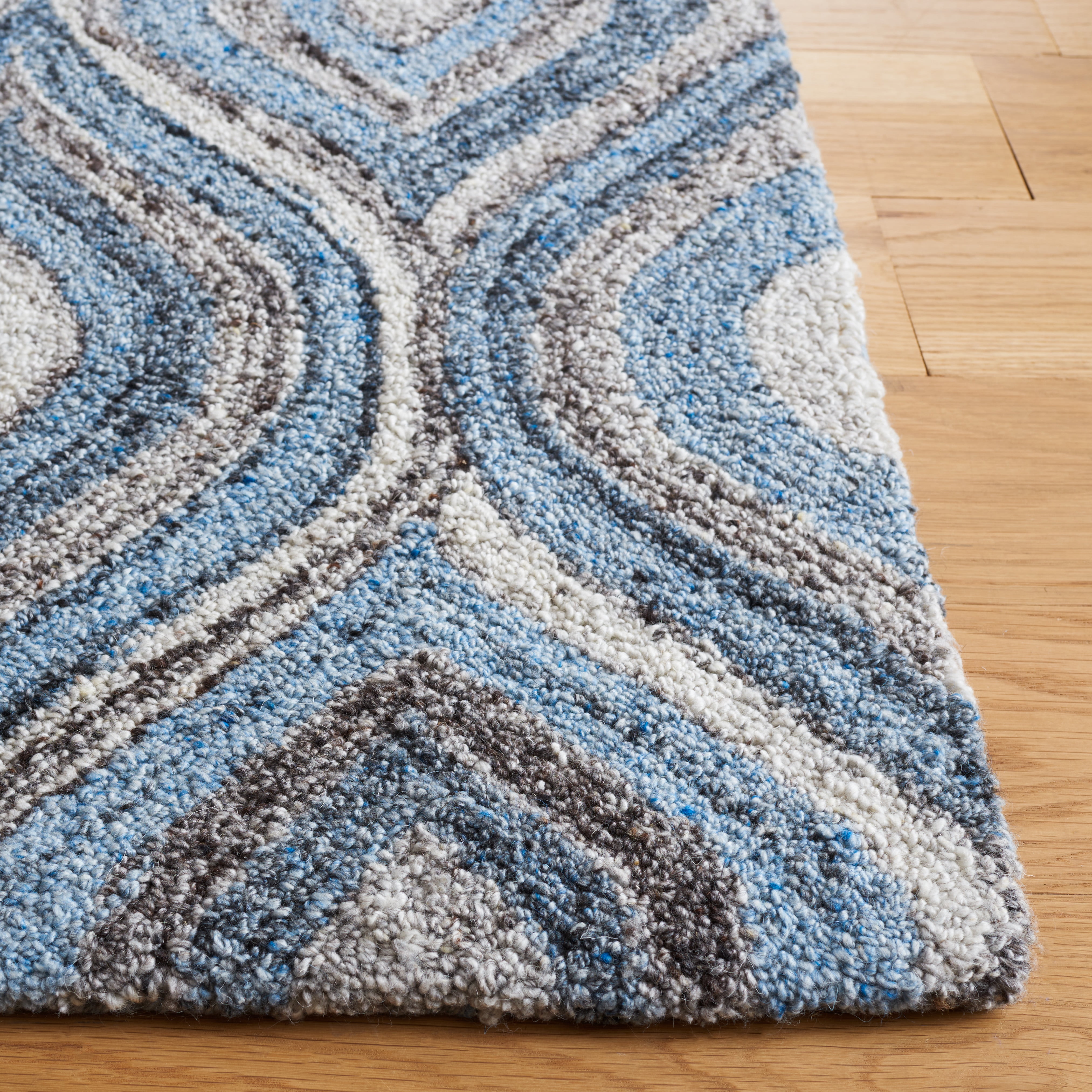 SAFAVIEH Abstract Salima Geometric Area Rug, Gray/Blue, 5' x 8'