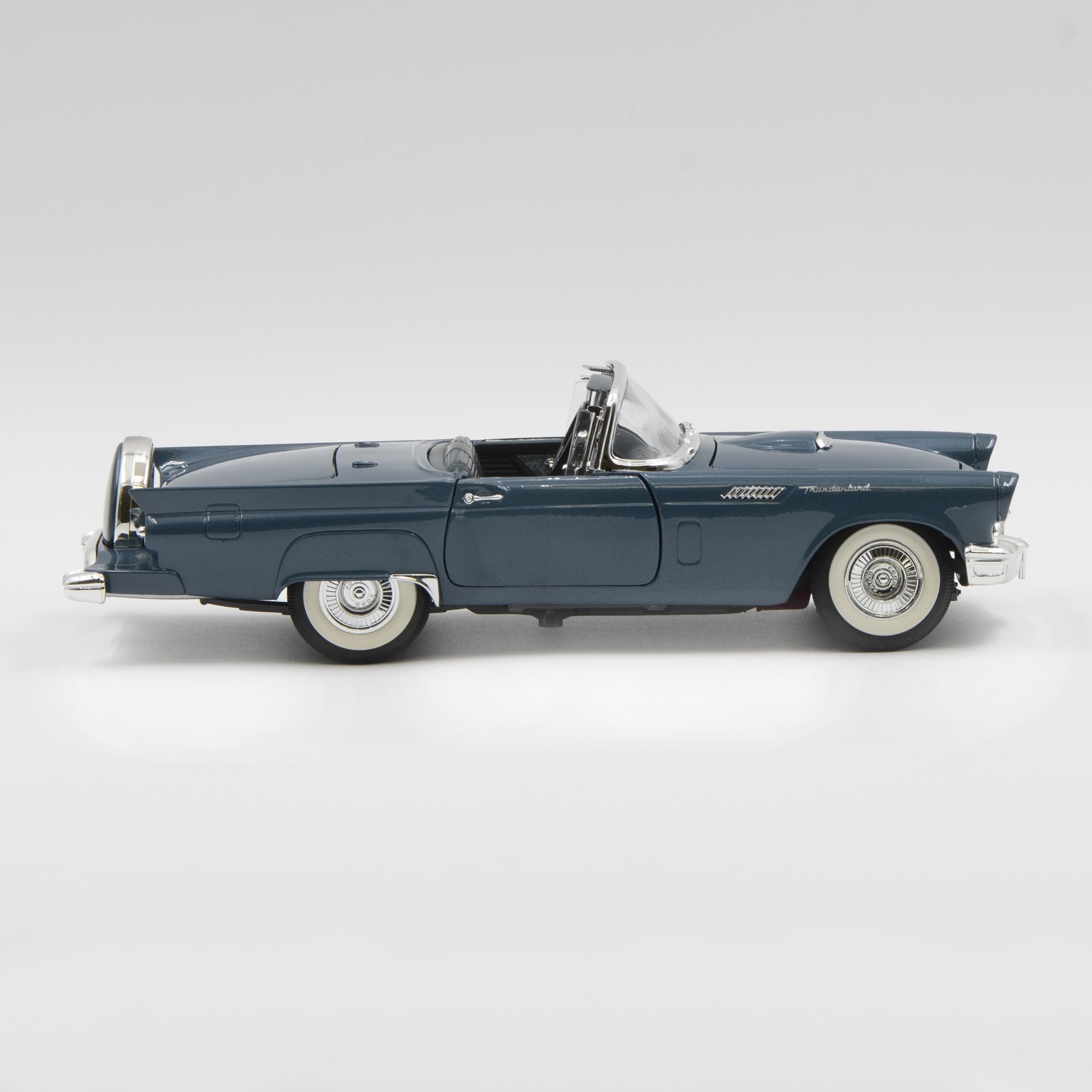 ヤトミン　1/18 1957 FORD thunderbird f13d91f4-dc28-4ab1-9fd9-