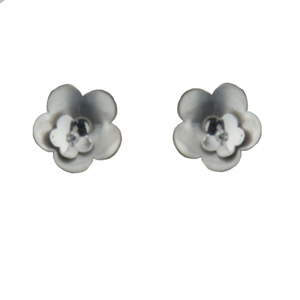 8mm 18kt Two Tone Flower with White Gold Polish and Yellow Gold Satin Scewback Earrings