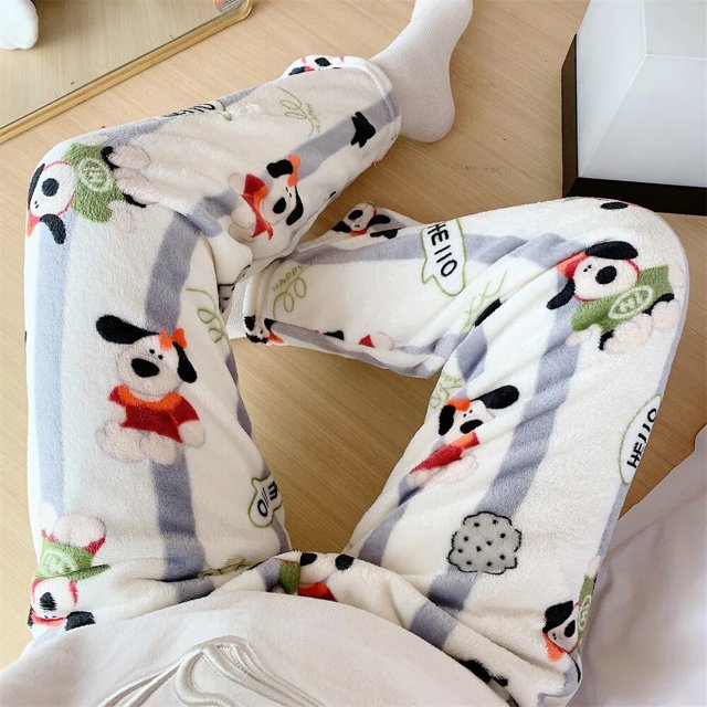 Sanrio-Pijama de Hello Kitty de Anime japonés Pachacco Crayon Shin-Chan, pantalones de felpa Y2K, pantalón holgado informal para el hogar