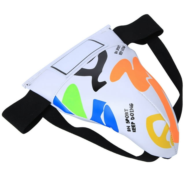 Jockstrap pour Enfants, Protège-Aine pour Enfant, Équipement de Protection pour la Boxe, le sanda et le taekwondo. Fabriqué en PU Ultra Doux et en Éponge avec un Motif graffiti Présentant des Couleurs Vibrantes comme l'Orange, le Vert, le Bleu et le Noir. Comprend une Doublure Respirante en nylon Tricoté Chaîne et des Sangles Noires Ajustables pour un Ajustement Sécuritaire. Équipement d'Entraînement Idéal pour les Enfants de 5 à 9 Ans.