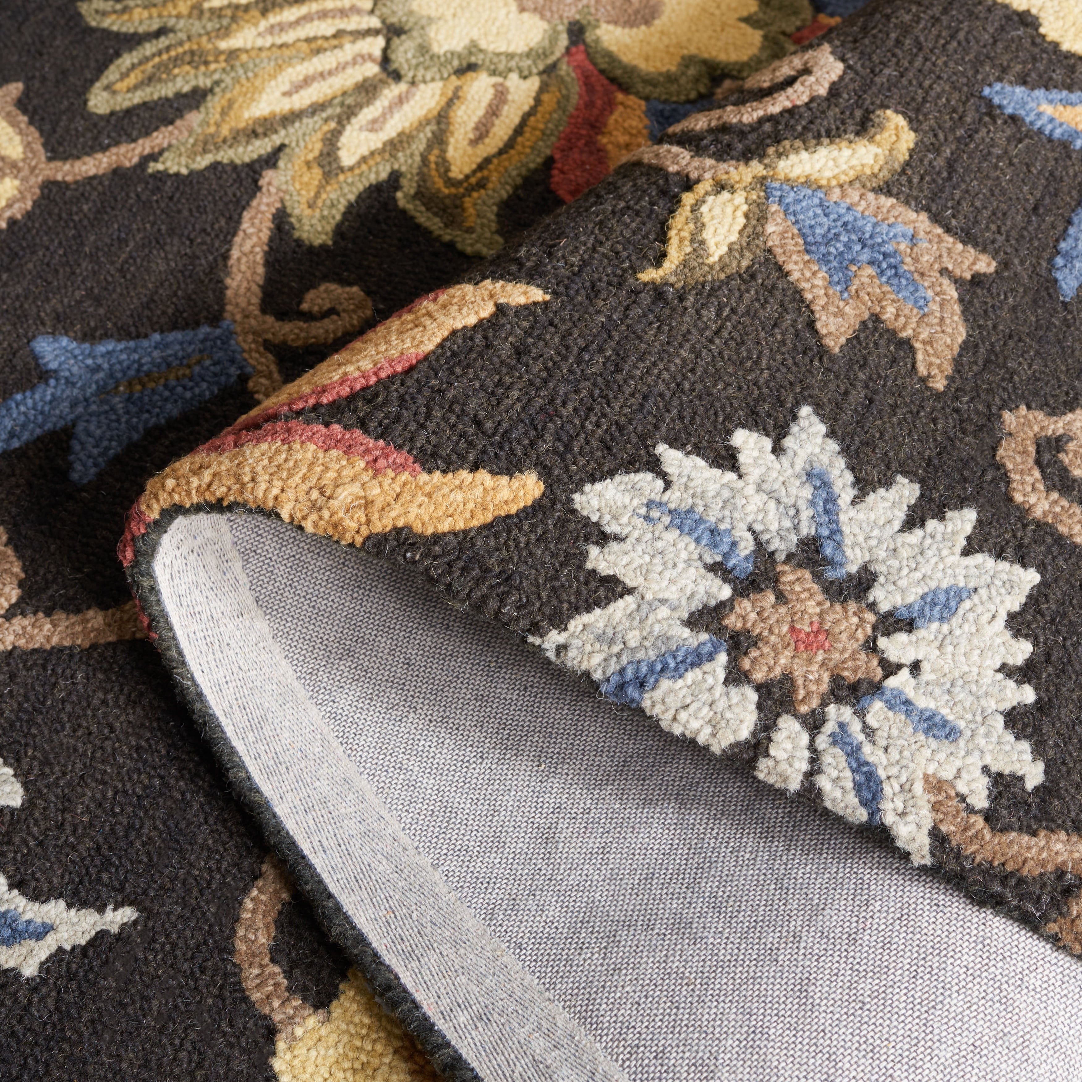 SAFAVIEH Blossom Odran Floral Area Rug, Black/Yellow, 6' x 6' Square
