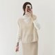 thumbnail image 4 of Chaleco de cachemira a la moda para mujer, suéter nuevo de otoño para mujer, ropa de punto de estilo coreano para mujer, prendas de vestir estéticas con cuello en V, prendas de vestir beige elegantes, 4 of 5