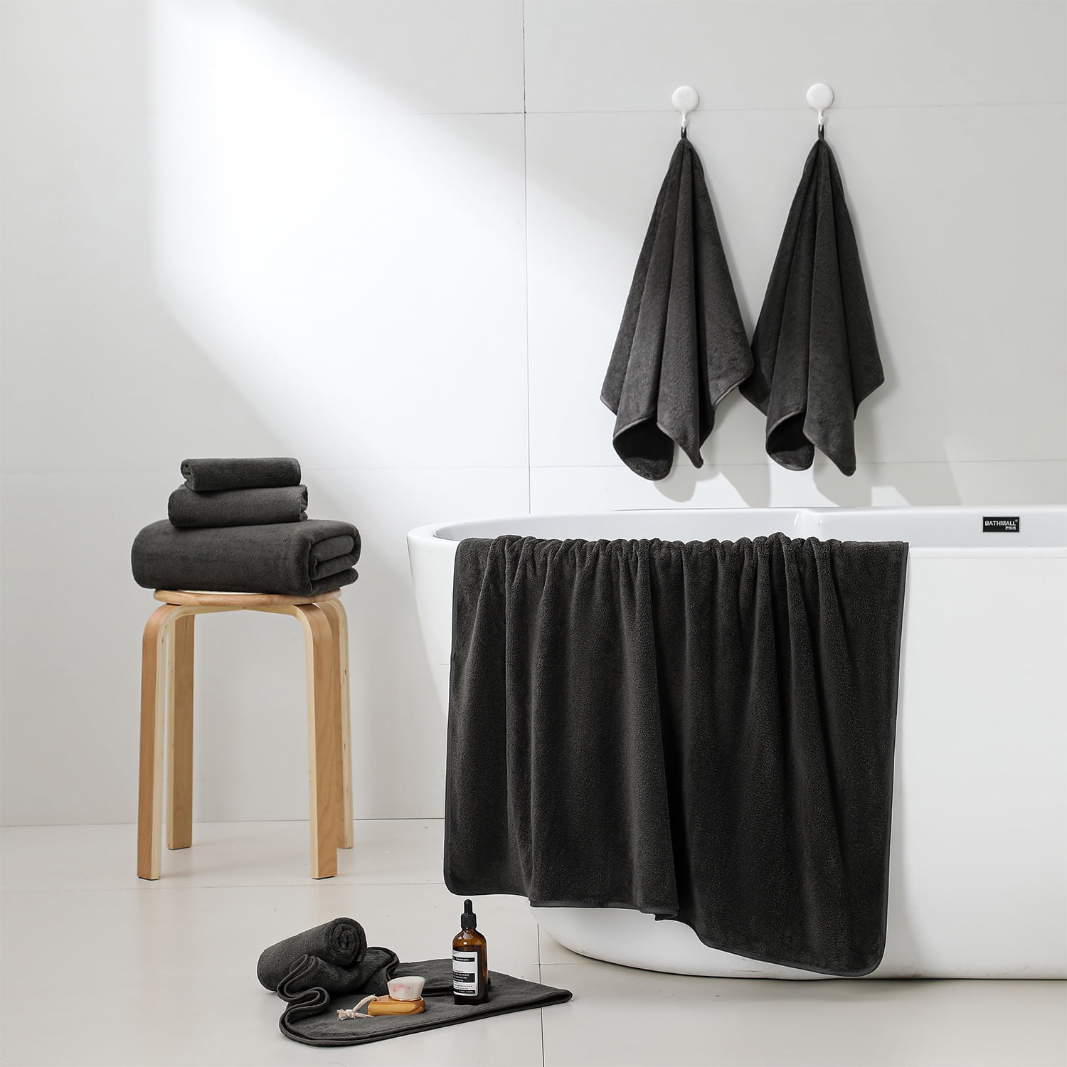 Beartech 8 Piece Bath Towels Set-2 Bath sheet,2 Hand Towel,4 Washcloths,Soft Lightweight Family Towel Highly Absorbent Microfiber Towel Quickly Dry & Less Lint Shower towel for Bathroom-Black