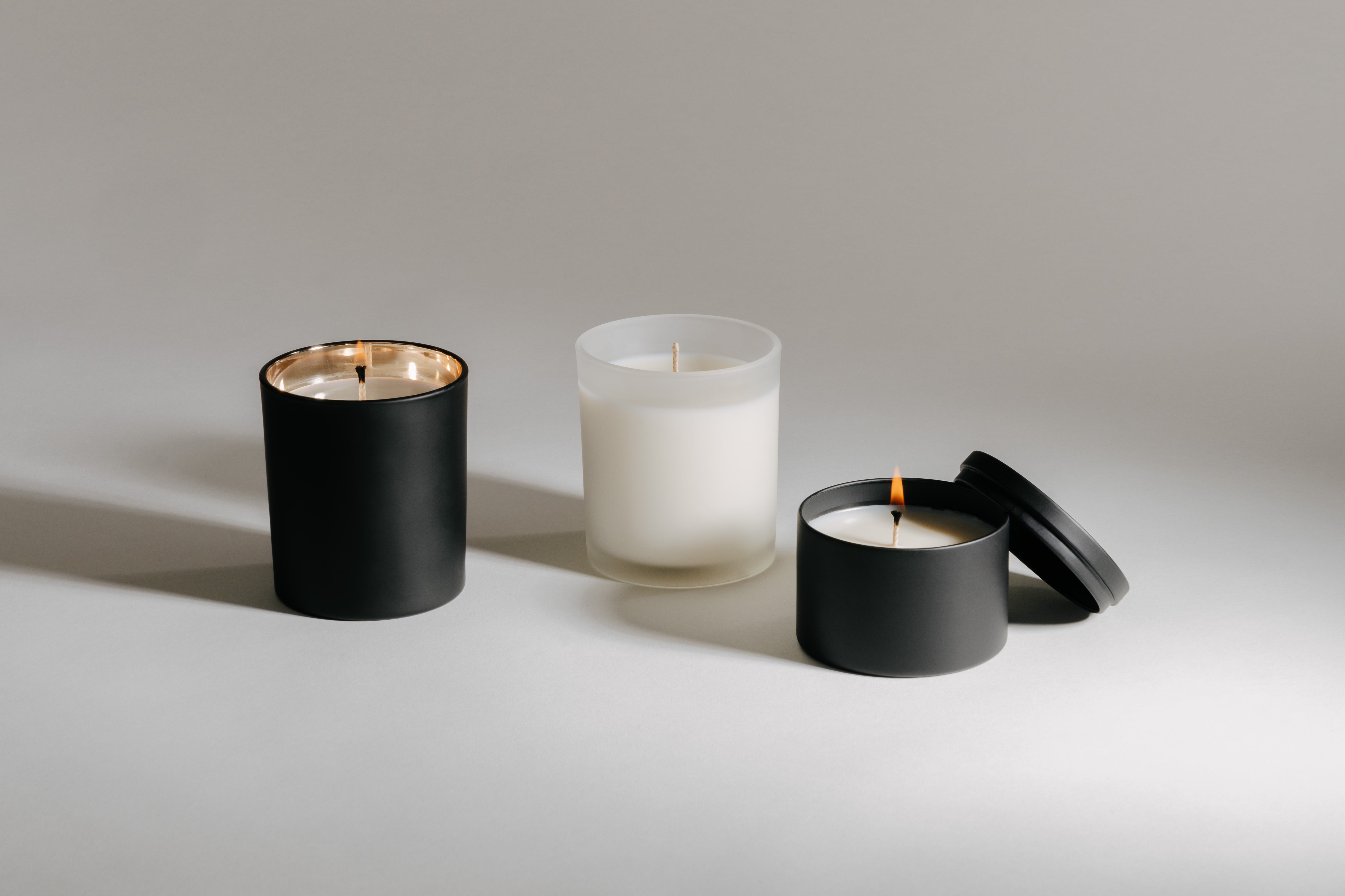 EOTW Candle Supply 10 oz. 12 Pack Empty Luxury Matte Black Copper Gold Reflective Jars for Candle Making.