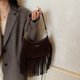 thumbnail image 2 of Bolso Bandolera Elegante para Mujer Retro Ante Sintético Con Borla Axila (café), 2 of 9