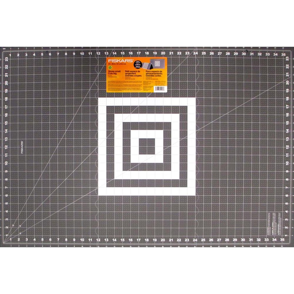 Fiskars Folding Cutting Mat with NonSlip Base (24" x 36"), 1939101001