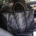thumbnail image 4 of 2023 Nuevo bolso de mano sencillo europeo y americano con estilo temperamento, bolso de mano con diamantes, bolso de hombro versátil y de moda informal para mujer, 4 of 5