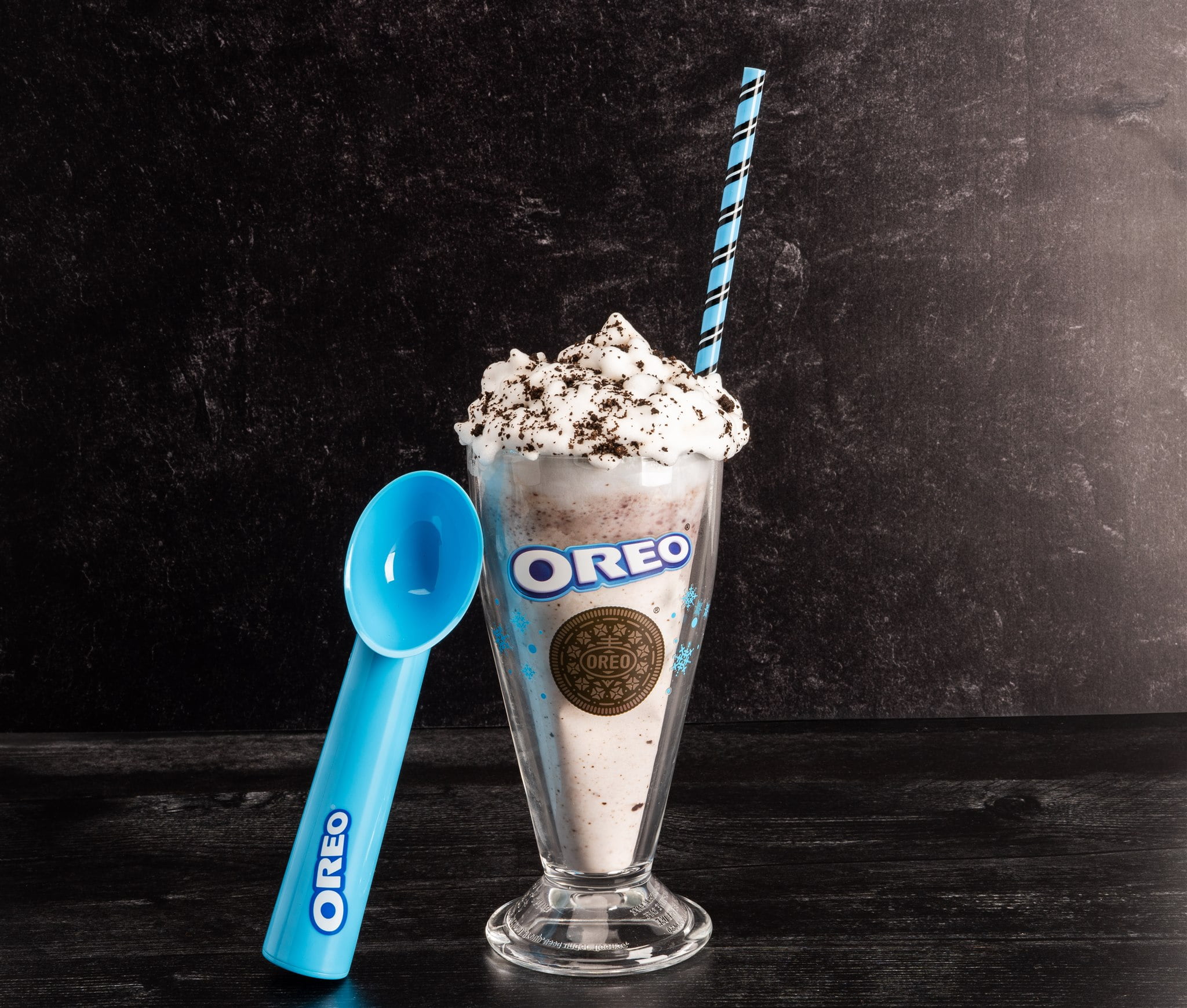 Frankford, OREO¬Æ Milkshake Kit, Net weight 1.55 oz, with Mix and