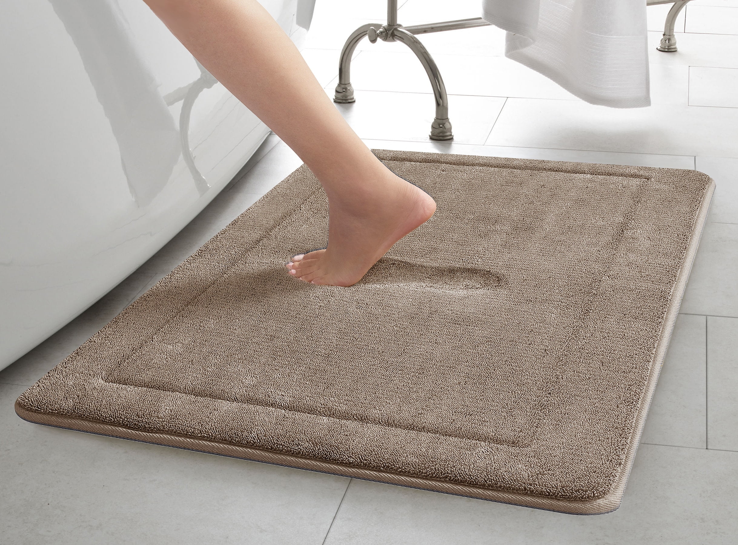 Oliver Brown Solid Print Traditional Bath Rugs, Brown, 20" x 32"