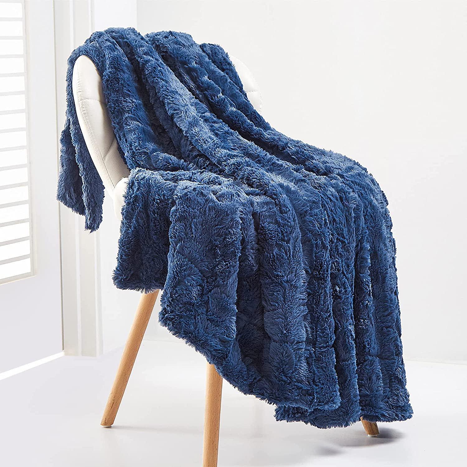 Faux Fur Throw Blanket for Bed, Sofa and Couch Luxury Double Sided