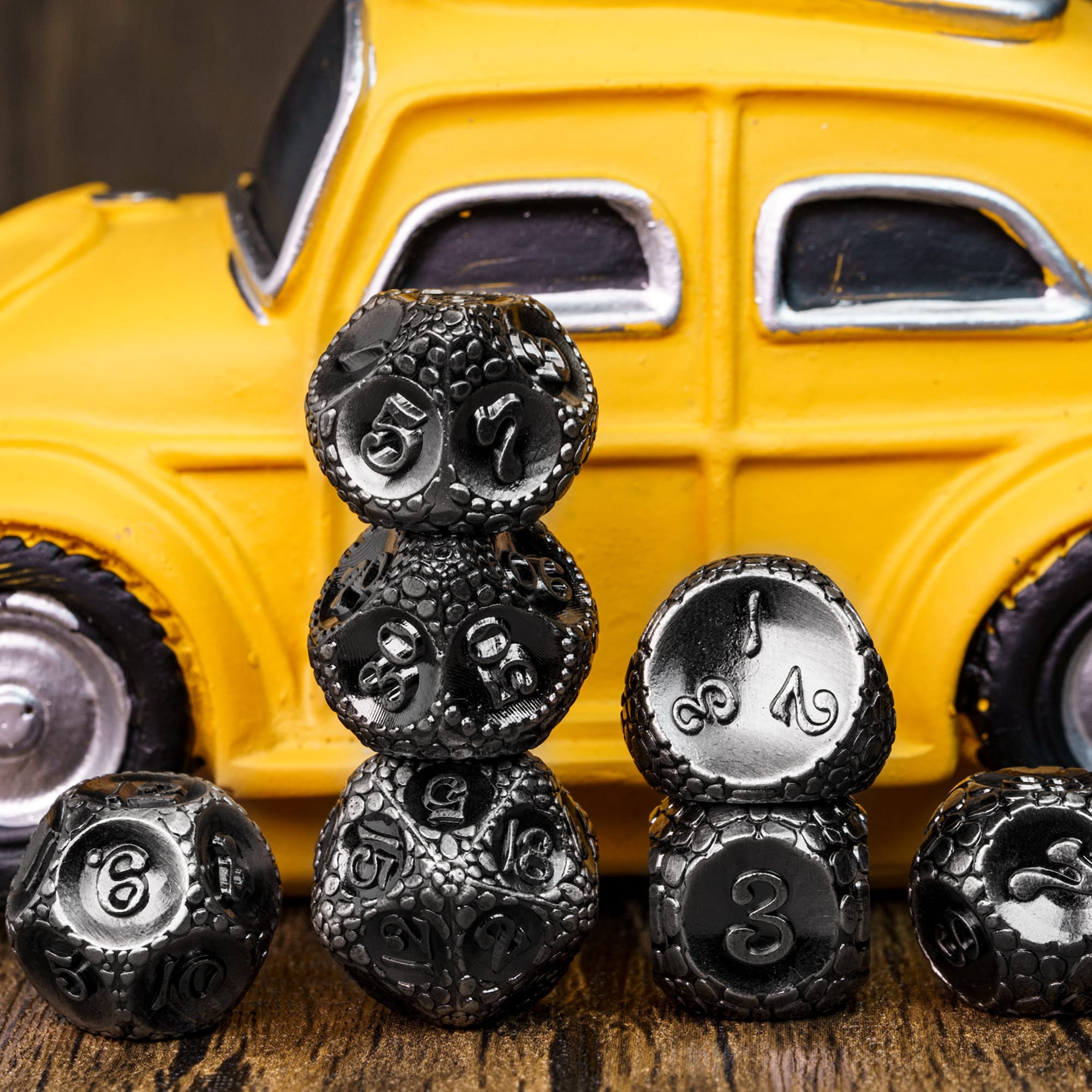 Cusdie 7-Die Metal DND Dice Set, Cobblestone Metal Polyhedral D&D Dice Setfor DND Dungeons and Dragons TTRPG Role Playing Games
