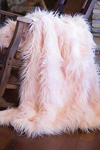 Luxurious Mongolian Long Hair Faux Fur Throw Blanket in Pink in Costa Rica at CRC 62479 Rating 5