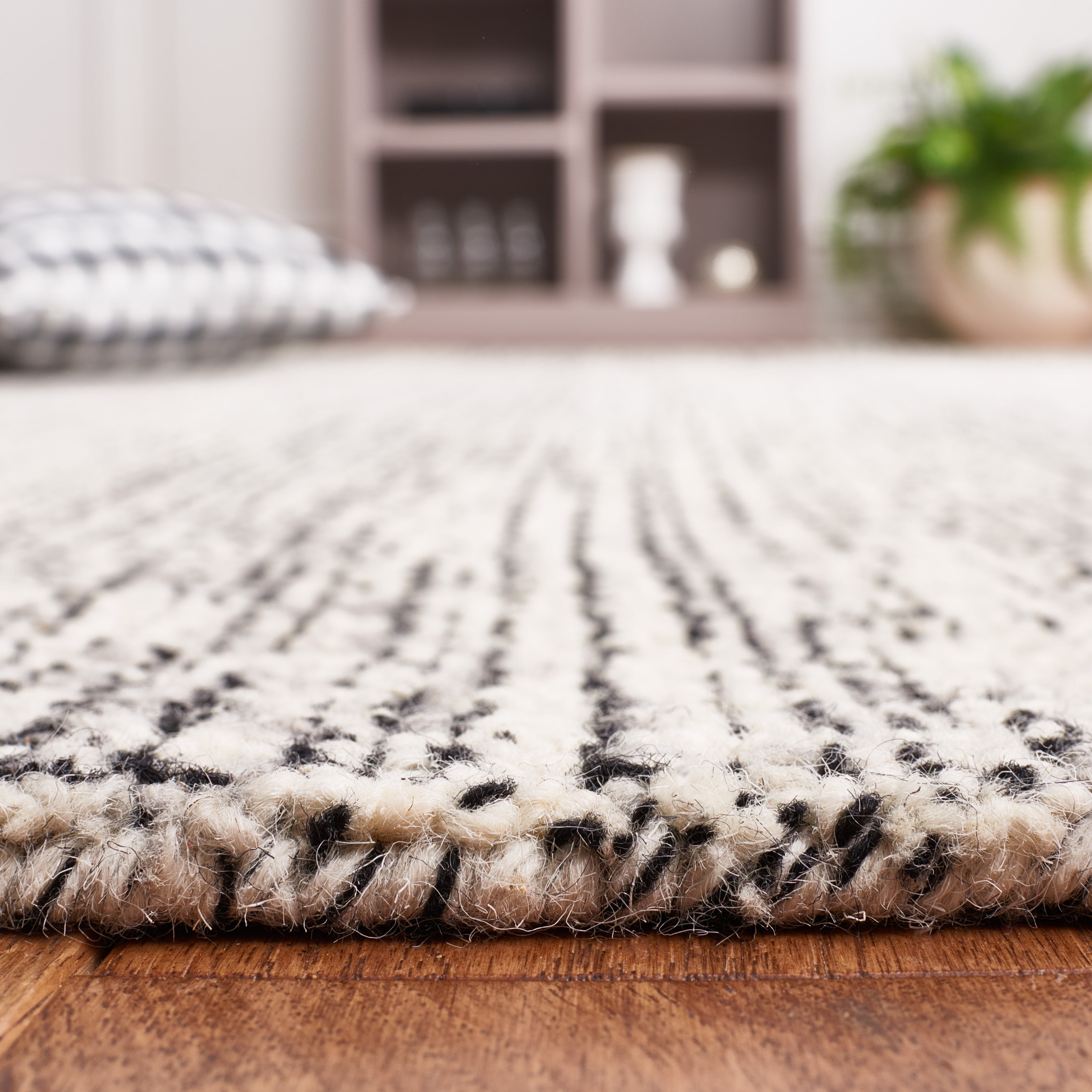 SAFAVIEH Abstract Salem Striped Area Rug, Black/Gray, 8' x 10'