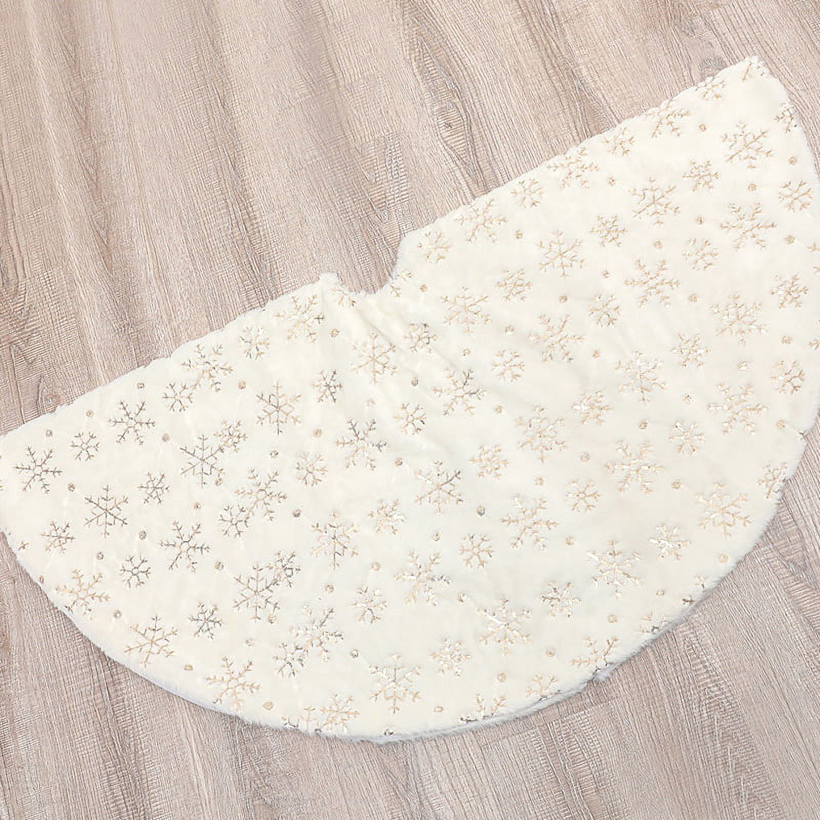 "Snowlflake Christmas Tree Skirt, Large Snowy White Fur Tree Skirt with Snowy Pattern for Christmas Decorations (Gold,Silver,Multicolor)"