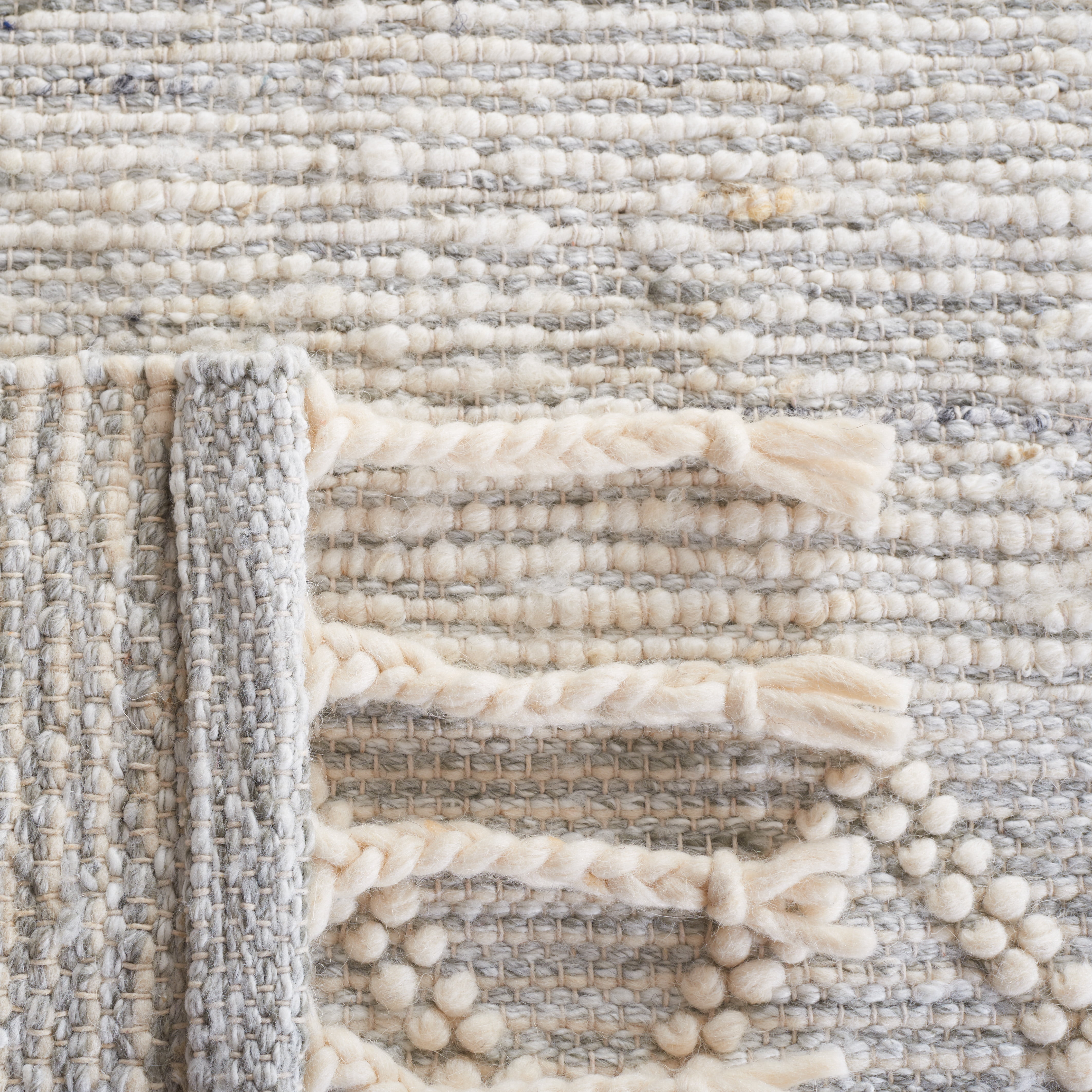SAFAVIEH Natura Jacinth Southwestern Area Rug, Ivory/Grey, 4' x 6'