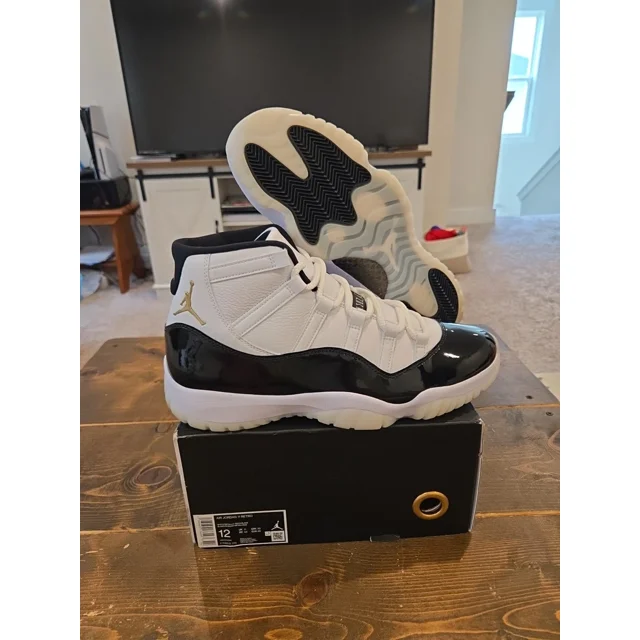 Jo r-dan 11 Retro Mid Gratitude Defining Moments CT8012-170 Sz 12 Pre-owned CLEAN