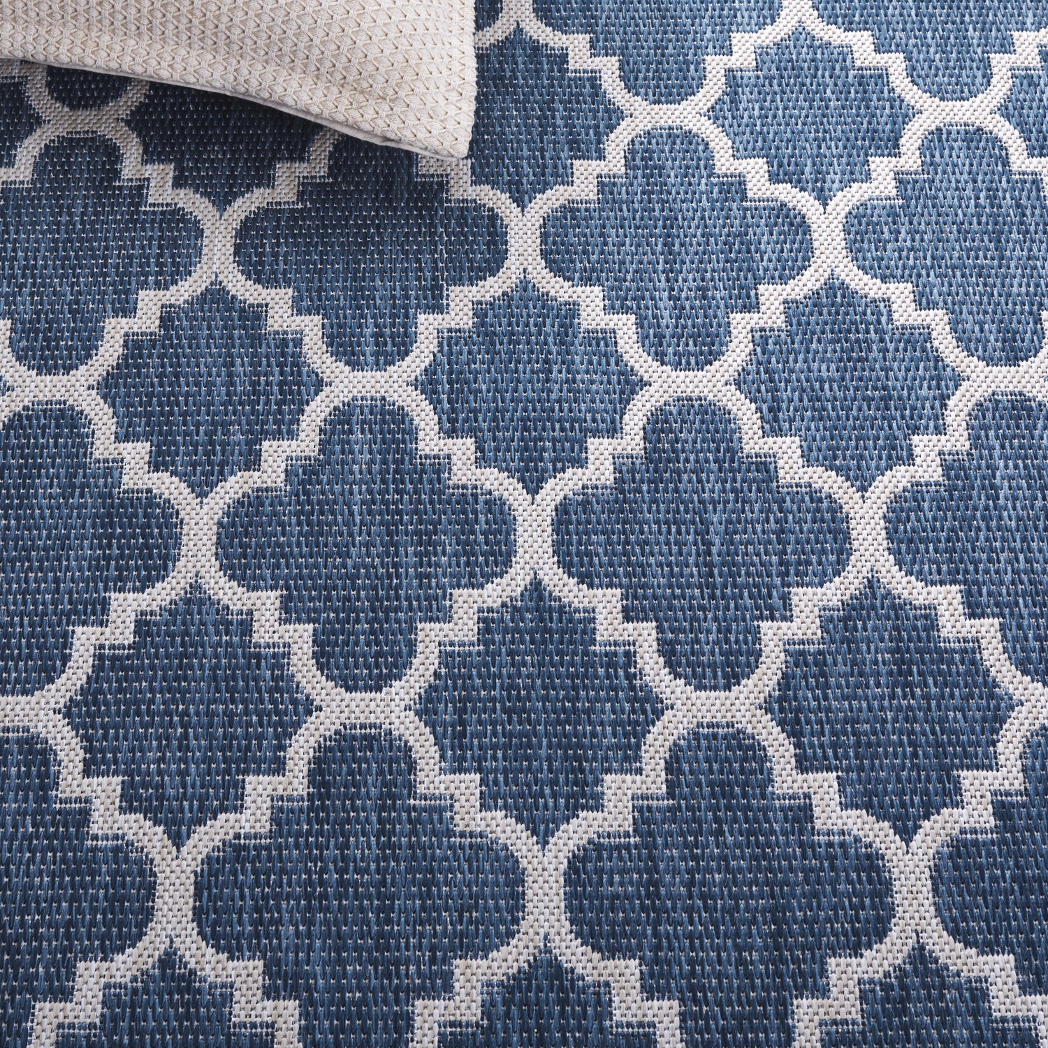 SAFAVIEH Beach House Wendy Geometric Indoor/Outdoor Runner Rug, Blue/Ivory, 2'2" x 8'