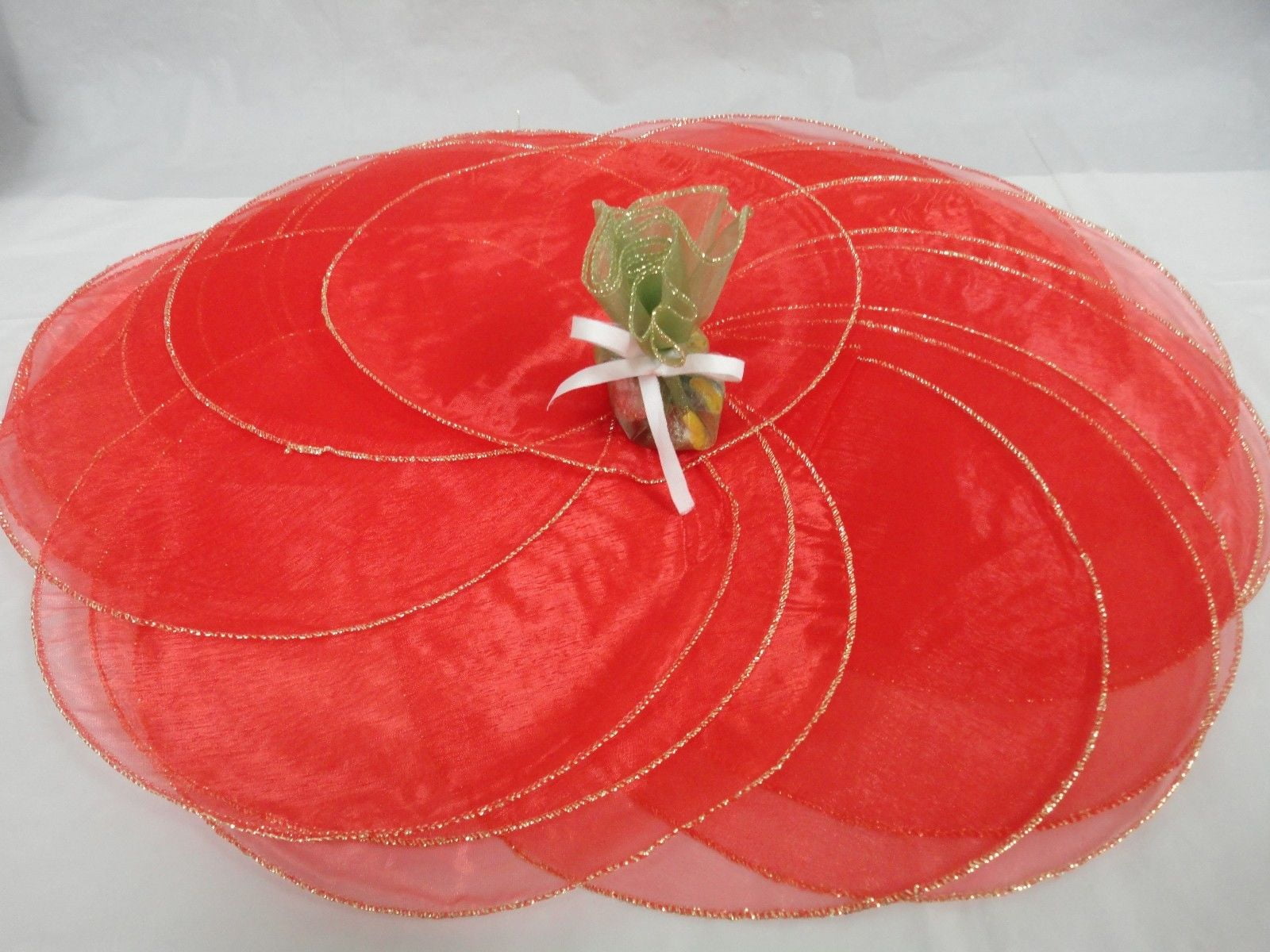 CHARMED 100 PIECES 9' ORGANZA CIRCLE TULLE. RED WITH GOLD COLOR EDGE