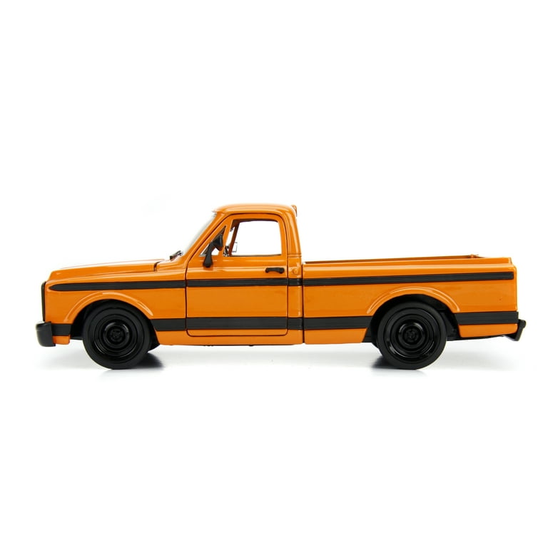 Just Trucks 1:24 1972 Chevy Cheyenne Die-cast Car Orange