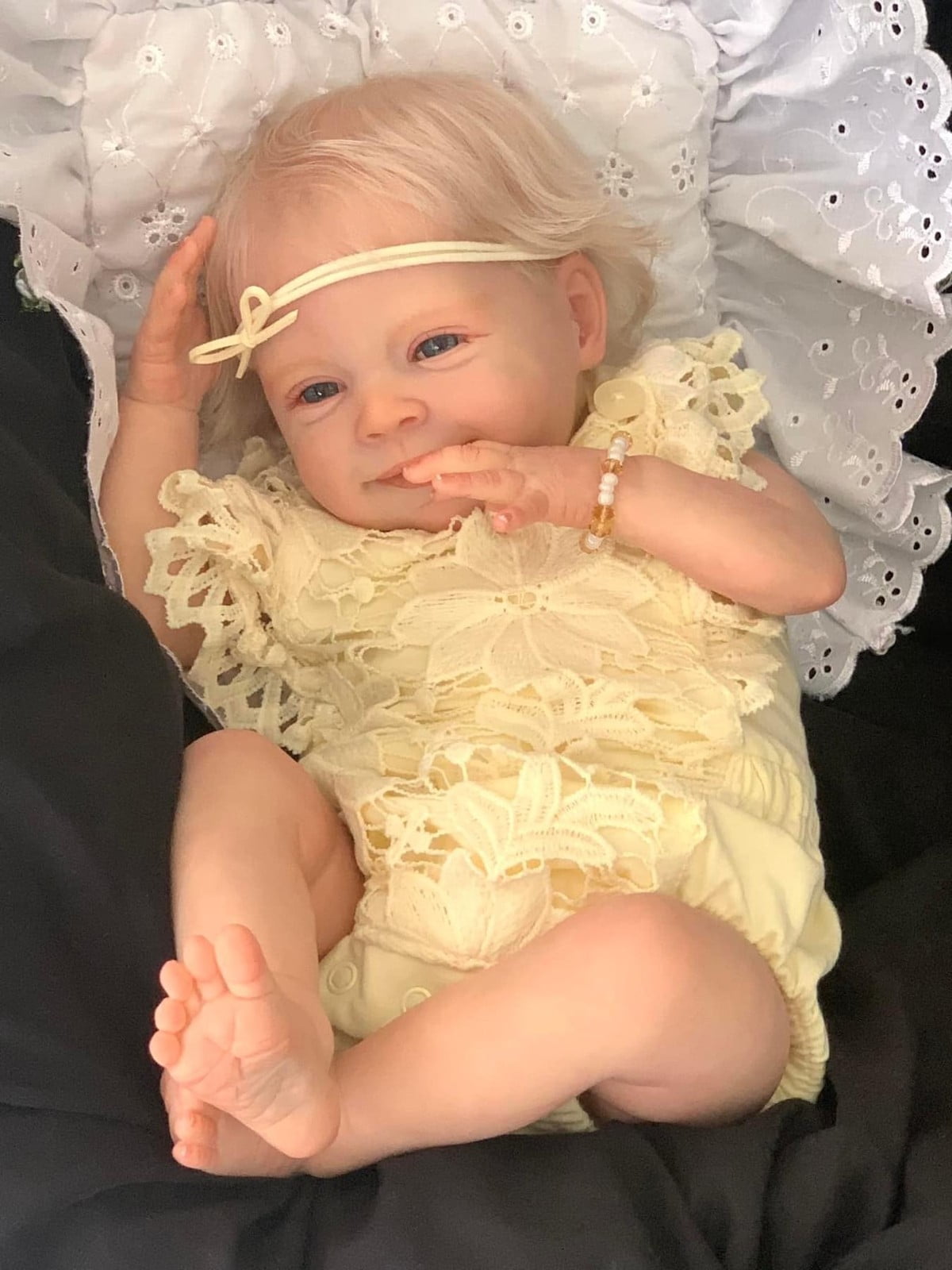 Realistic Reborn Baby Dolls, 18 inch Real Baby Feeling Realistic-Newborn Dolls Adorable Smiling Real Life Baby Dolls with Gift Box for Kids Age 3+