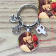 thumbnail image 3 of Llavero clásico personalizado con gema de tiempo para hombres y mujeres, lindo Animal, huella de pata de Mascota, amo el gato, llavero de coche, regalo conmemorativo de aleación de moda, 3 of 4