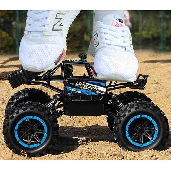 ersized RC Cars 14 Off Road Monster Truck Metal Shell 4WD Rock Crawler Racing