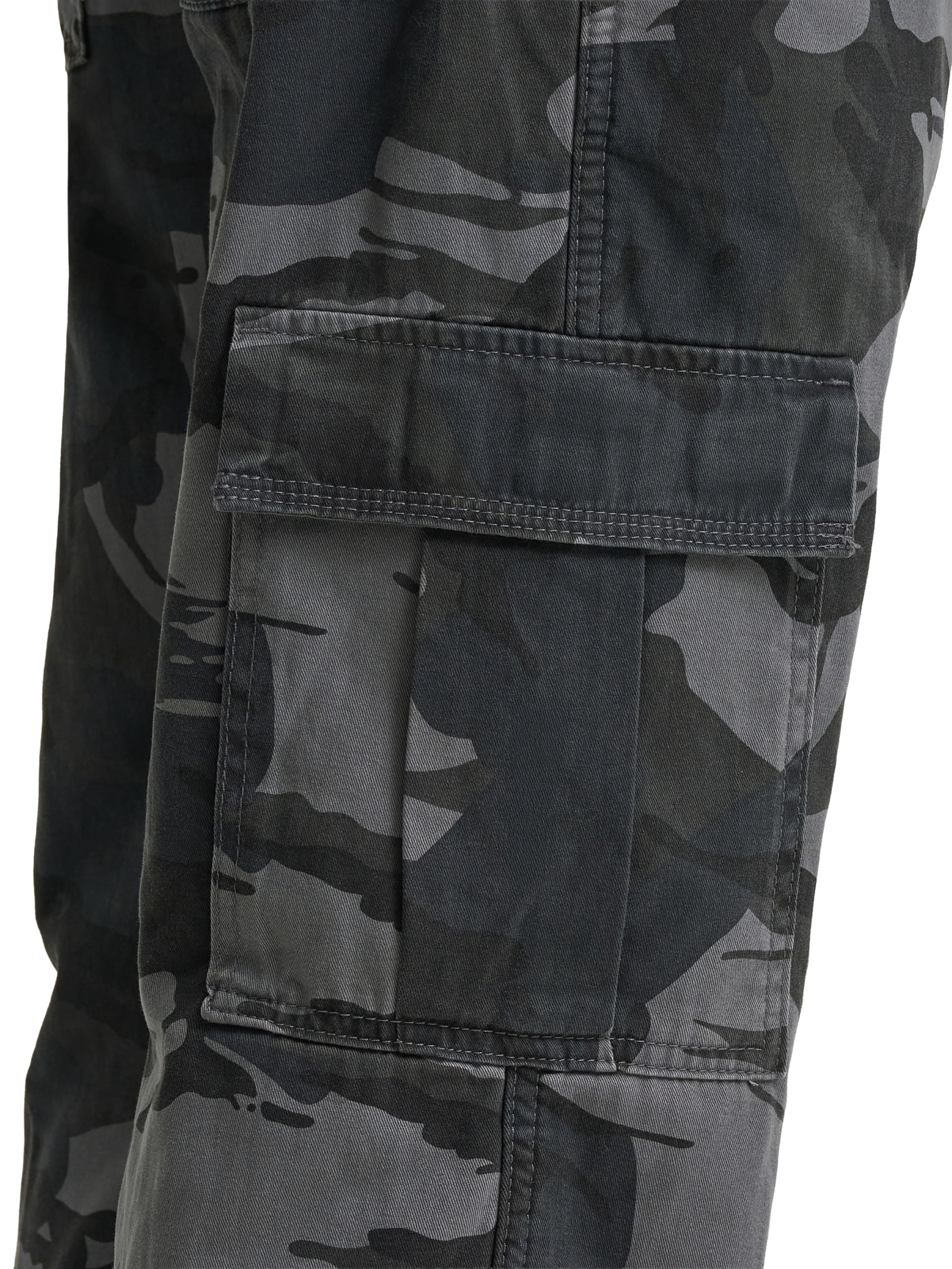 Wrangler Men's and Big Men's Relaxed Fit Fleece Lined Cargo Pant 29X30-48X30
