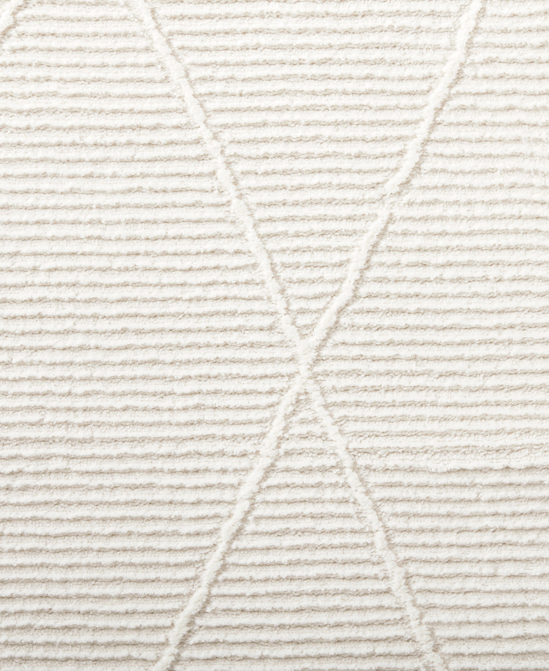 TOWN & COUNTRY LUXE Tretta Contemporary Diamonds Runner Area Rug with Plush High-Low Texture, Ivory, 1'9"x7'2"