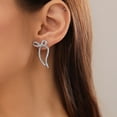 thumbnail image 1 of Pendientes de botón con lazo de joyería europea y americana en cadena de hueso de serpiente anudada con cinta de metal para mujer, 1 of 6