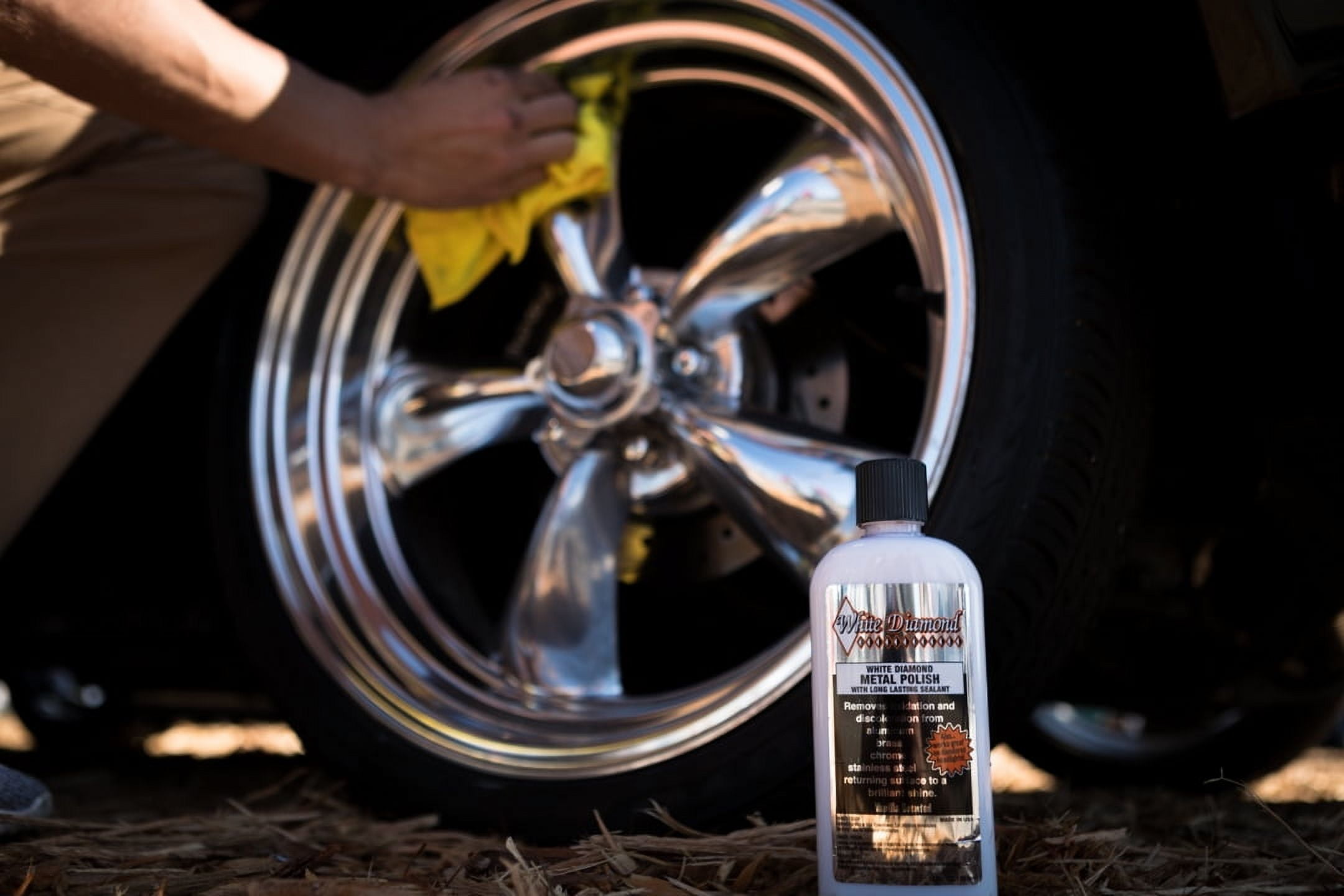 White Diamond Metal Polish with Long Lasting Sealant, 12 FL. Oz.