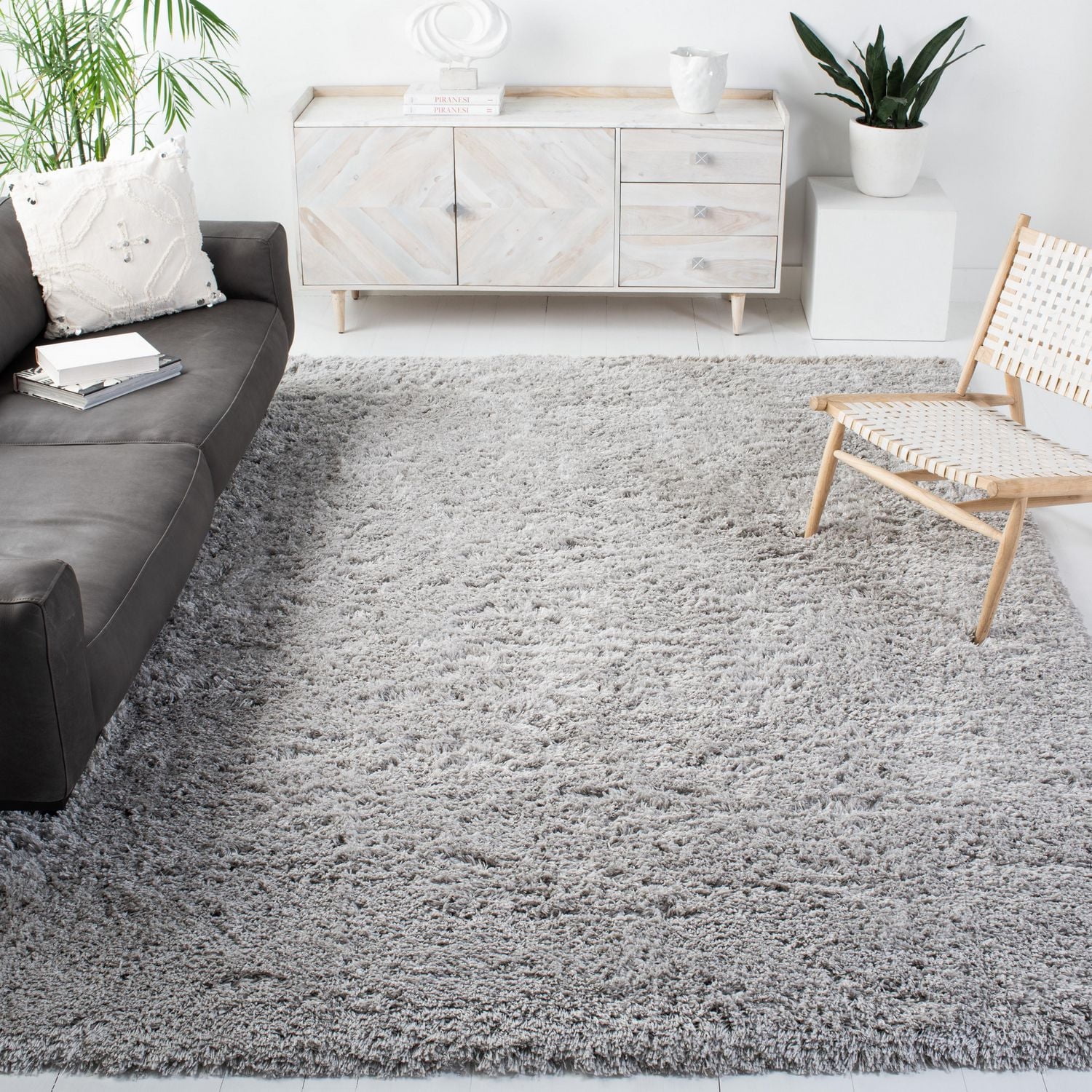 SAFAVIEH Polar Abbot Solid Extreme Plush Shag Area Rug
