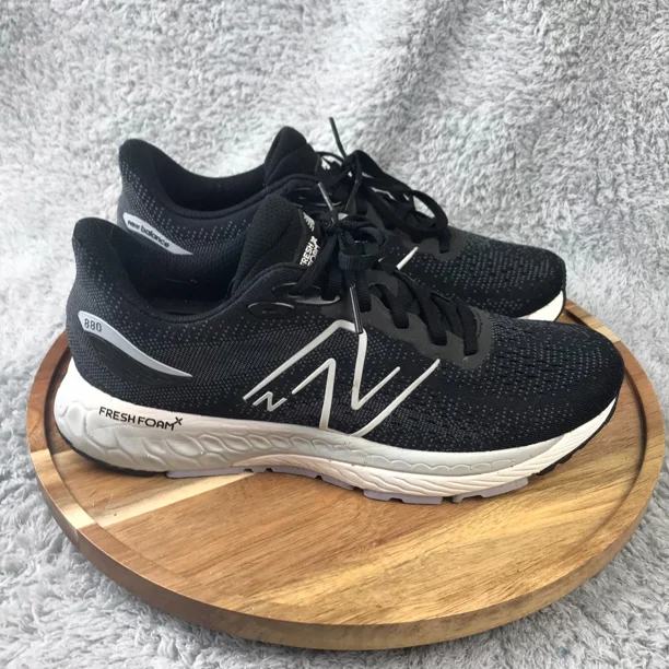 New Balance Fresh Foam 880 Mens 7B/Womens 8.5B Black/White Running Sneaker Shoes