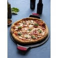 thumbnail image 2 of Pizza Pan Lodge de hierro fundido de 38 cm con empuñaduras de silicona, 2 of 2