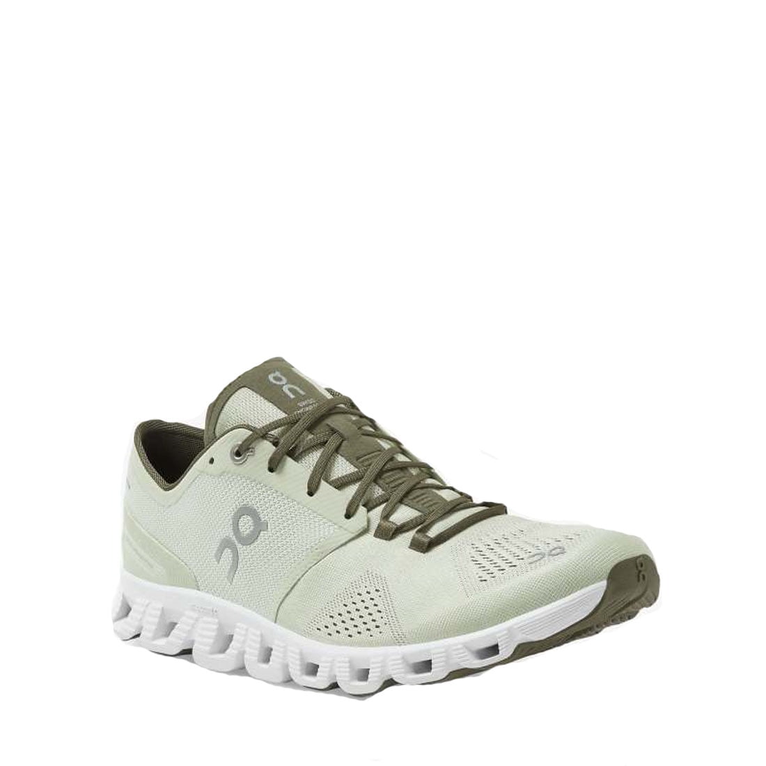 on cloud x training shoes womens