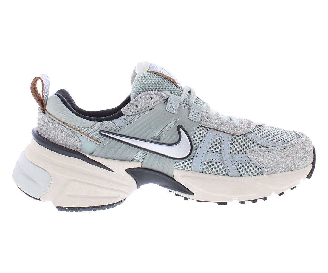 Women's Nike V2K Run Light Pumice/Chrome (FN6703 003) - 7.5