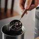 thumbnail image 2 of Cuchara de café de acero inoxidable con mango de madera de 25ml, cuchara medidora, cucharas de café con mango largo de madera de nogal, decoración de cafetería, 2 of 5