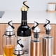 thumbnail image 3 of Monstrate Vertedor automático de vino y bebidas, tapón de botella, boquilla de champán de silicona, sellador al vacío de condimentos, Cocina y Comedor Chapado en plata, 3 of 6