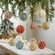 thumbnail image 1 of Adorno colgante de espuma para árbol de Navidad con perlas - Decoración colgante de 8 cm en blanco, rosa, rojo, azul, dorado - 1 pieza de decoración navideña, 1 of 7