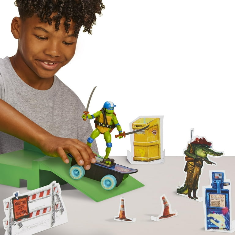 Teenage Mutant Ninja Turtles Build N' Shred Skatepark with Skater