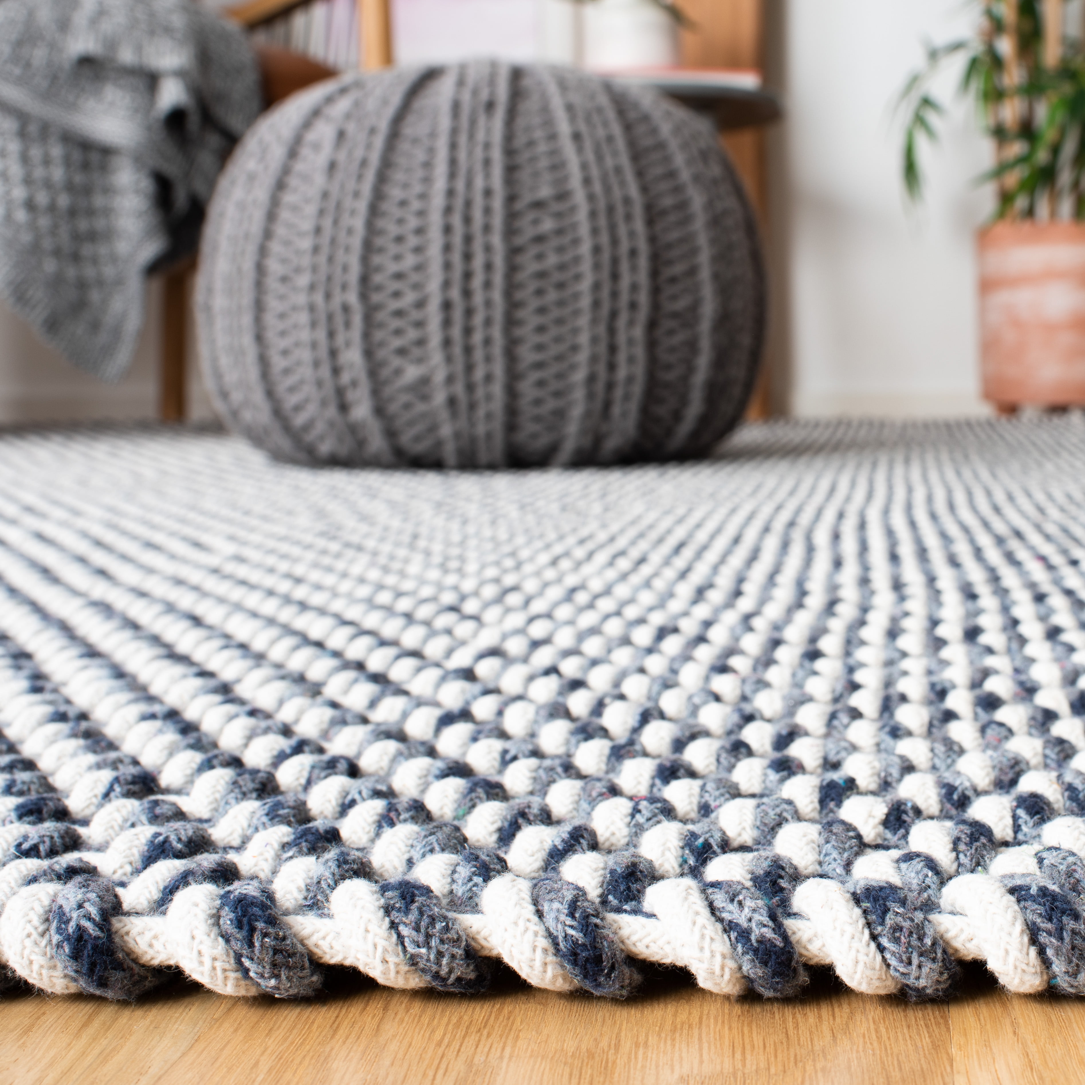 SAFAVIEH Salem Corynn Solid Cotton Area Rug, Dark Blue, 8' x 10'
