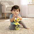 thumbnail image 4 of Asiento de coche y cochecito de juguete con clip Lamaze Buzzy The Bee, 4 of 6
