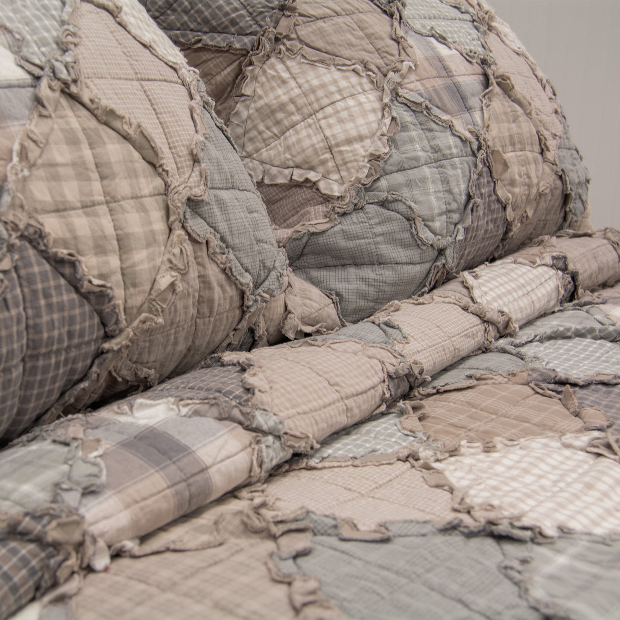 Donna Sharp Smoky Mountain Full/Queen Ragged Pieced Patchwork Cotton Quilt
