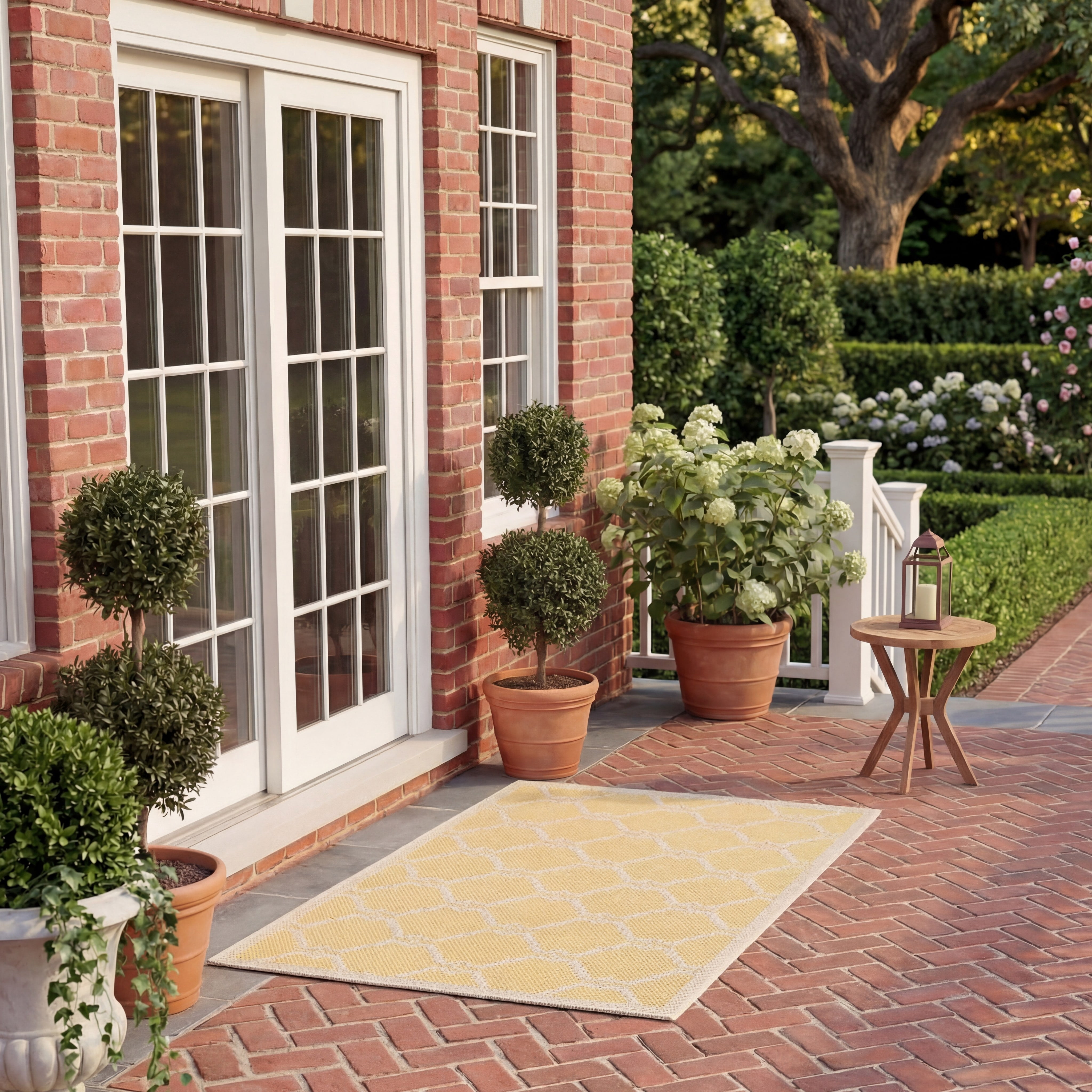 SAFAVIEH Courtyard Estelle Geometric Indoor/Outdoor Area Rug, Yellow/Beige, 4' x 4' Square