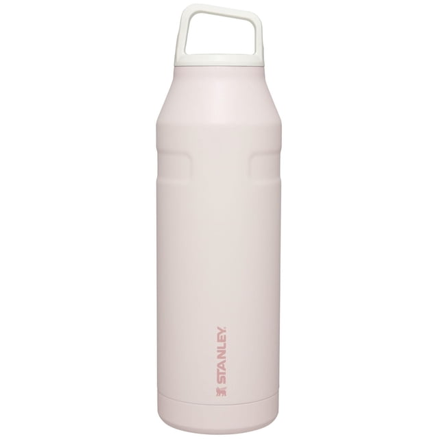 Botella de agua Stanley IceFlow Cap and Carry+ de cuarzo rosa de 1,5 litros