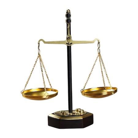 kowaku Scale Decor Display Stand Gift Tabletop Centerpiece Balance Scale Jewelry Holder for Law Students Graduation Retirement 18cmx22.5cm