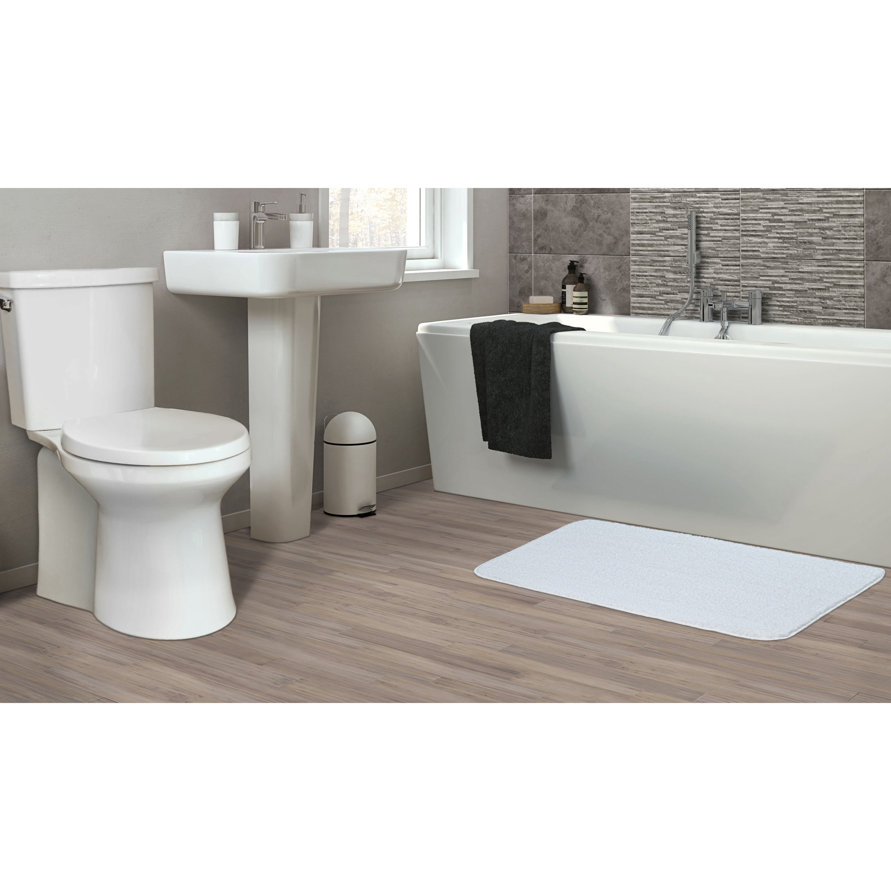 Garland Rug Sedona Washable Polypropylene White Bath Rug, 21" x 34"