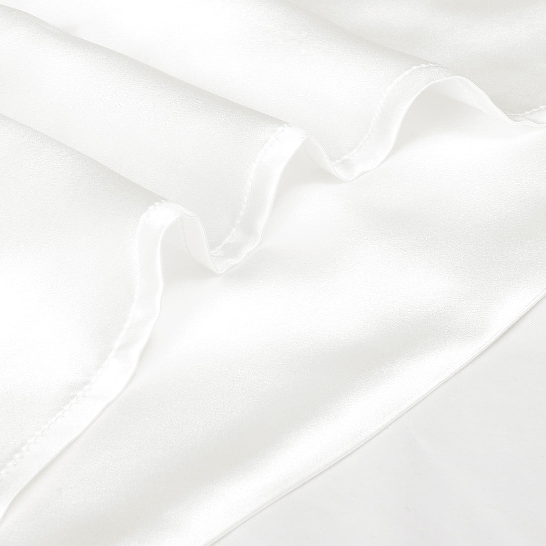PiccoCasa 550 Thread Count Silk Pillowcase, White Standard(20"x26")